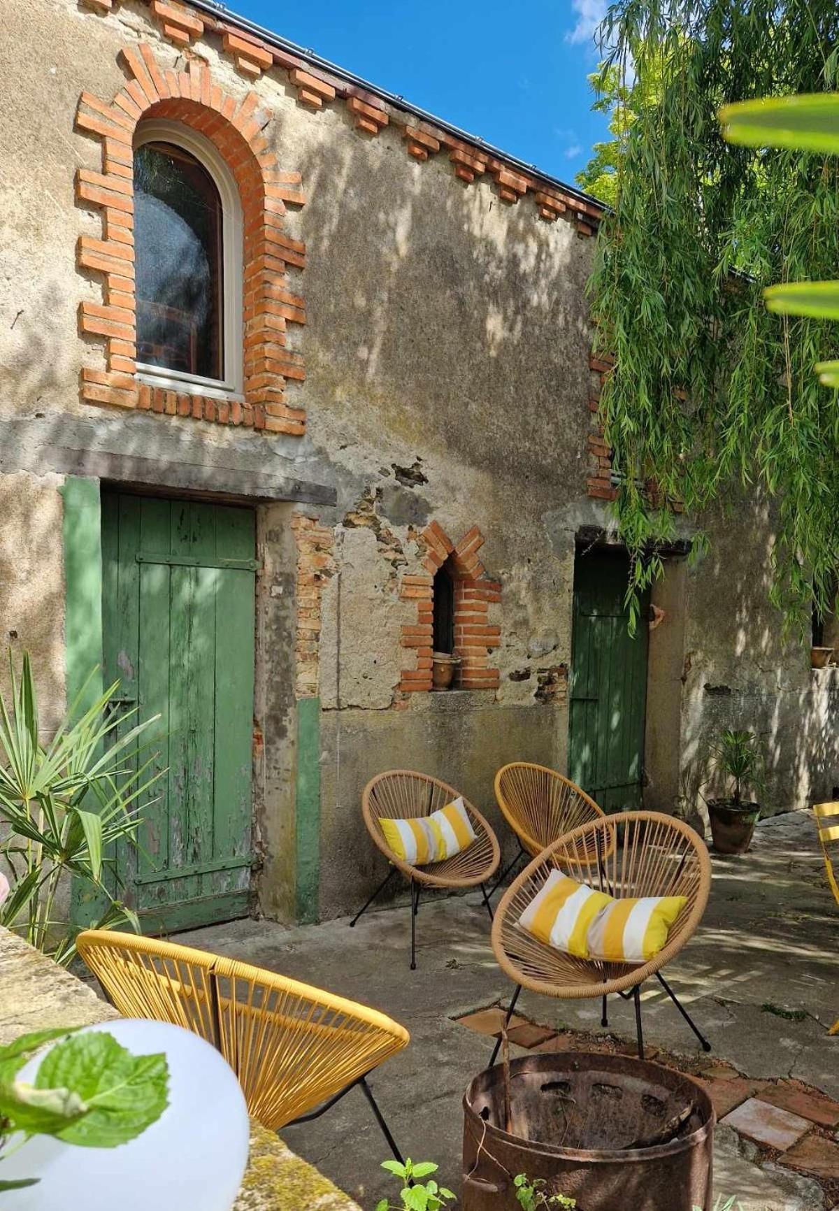 Le Jardin Aux Camelias Apartment La Roche-sur-Yon Bagian luar foto